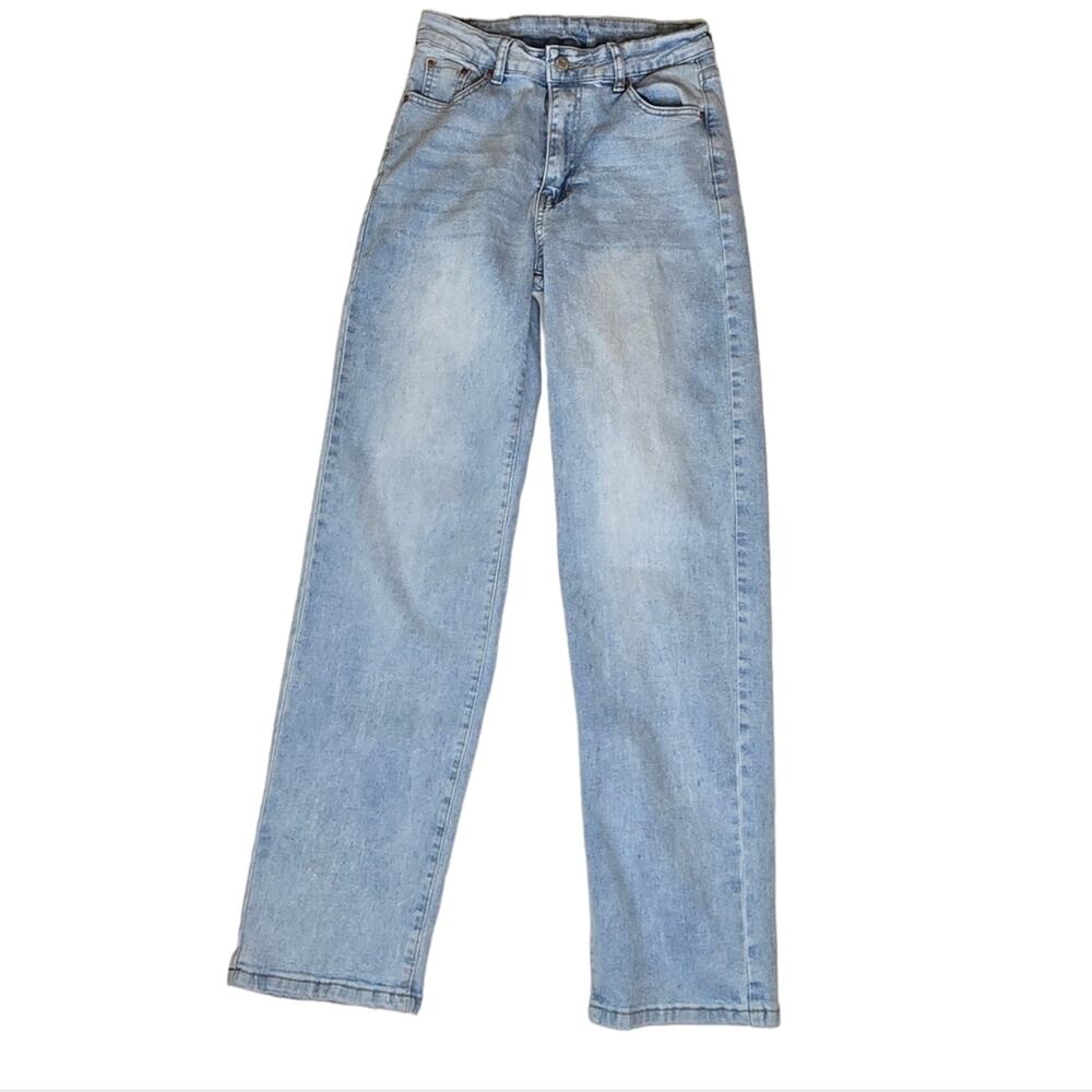 NVFelix straight leg light wash high waist mom jeans size Medium